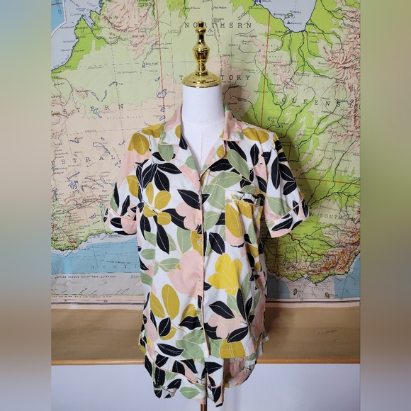 Rachel Zoe Pajama Set, Floral Print Size M Short Sleeve Top Bottoms Shorts - Picture 1 of 6